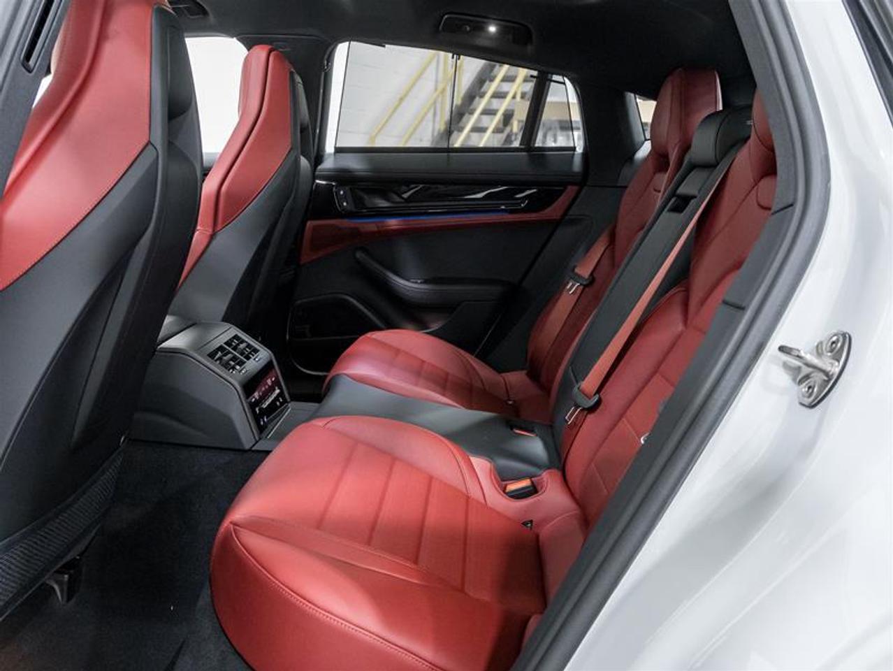2026 Porsche Panamera  Photo