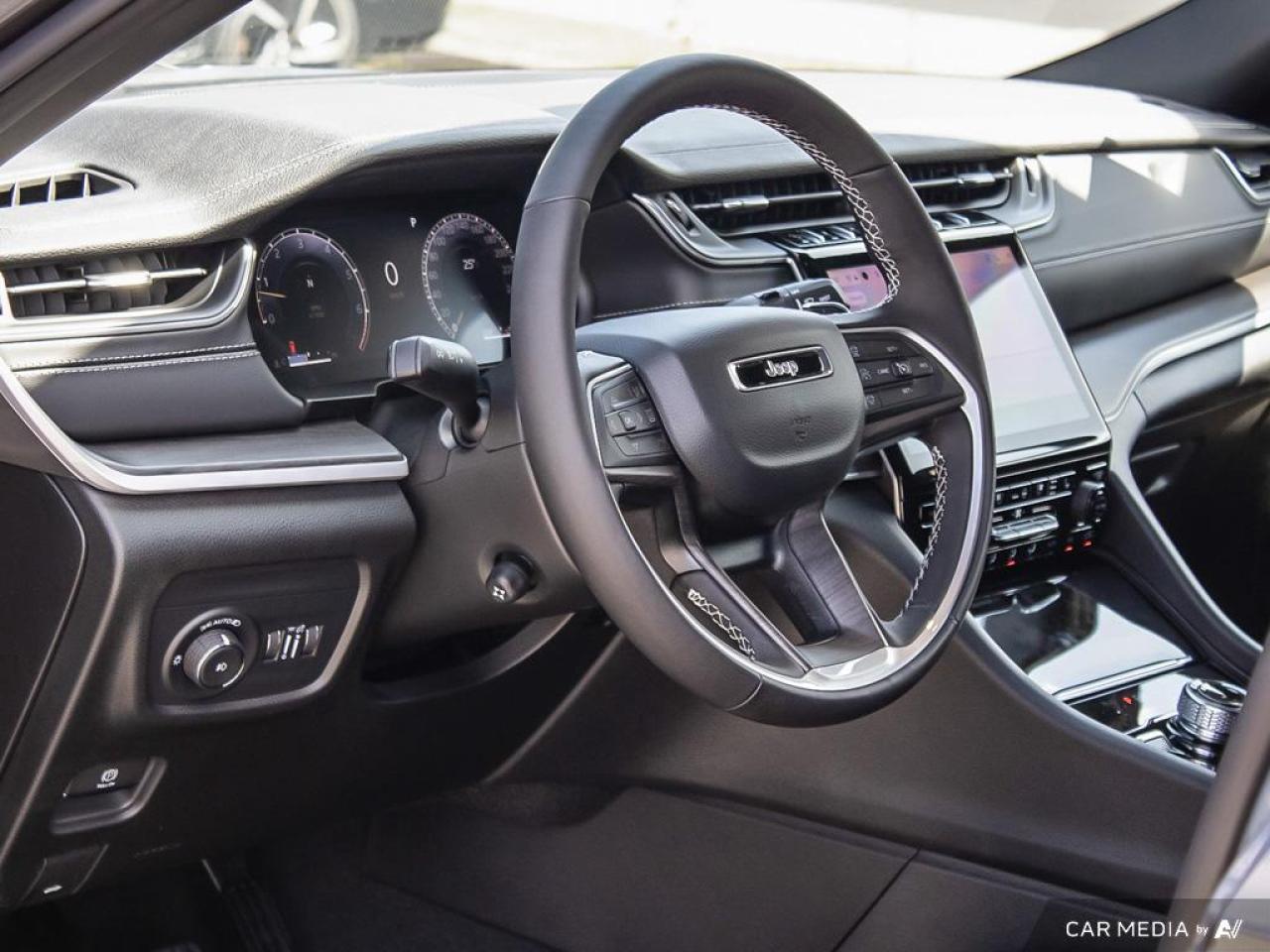 2025 Jeep Grand Cherokee L Limited 4dr 4x4 Photo