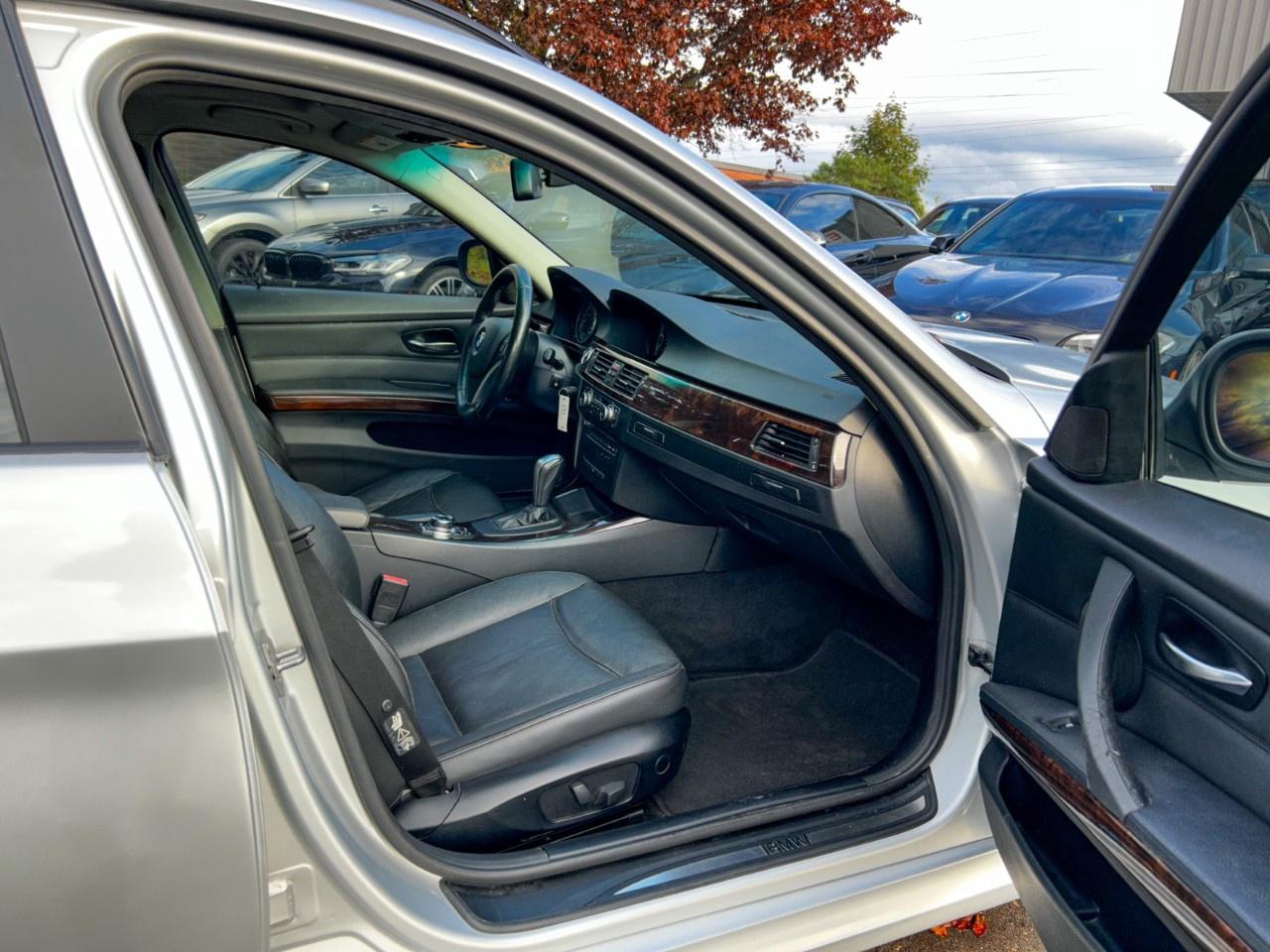 2011 BMW 3 Series 4dr Touring Wgn 328i xDrive AWD Exec Ed Photo