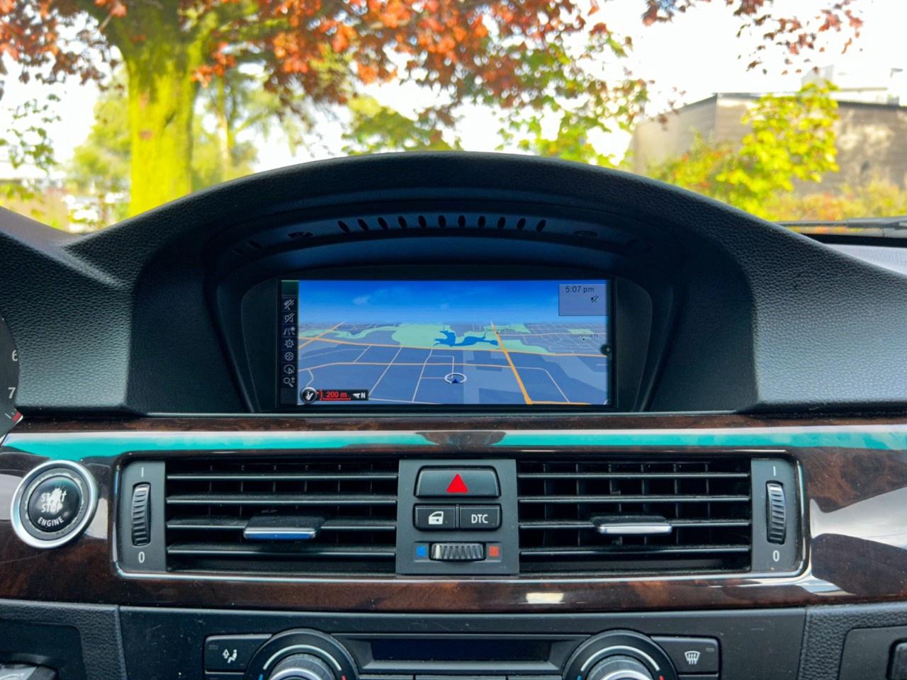 2011 BMW 3 Series Wagon / Executive Package / Navigation / AWD Photo