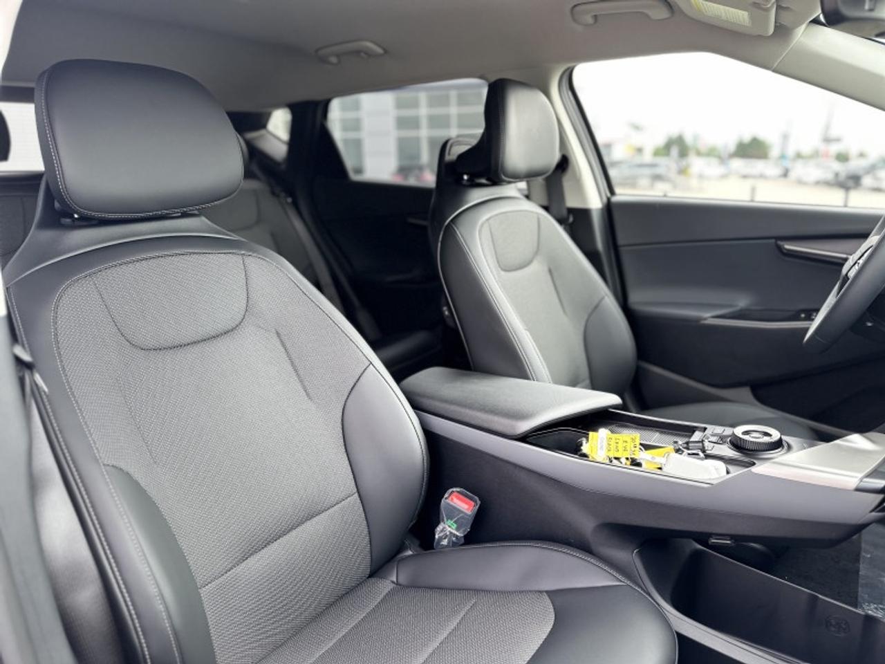 2025 Kia EV6  Photo