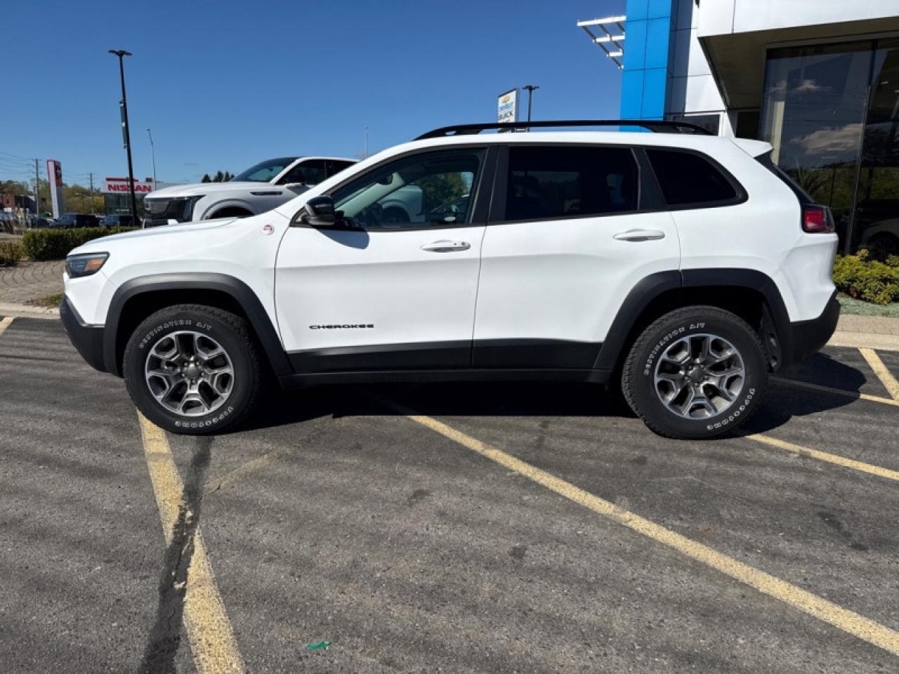 2022 Jeep Cherokee Trailhawk Photo3