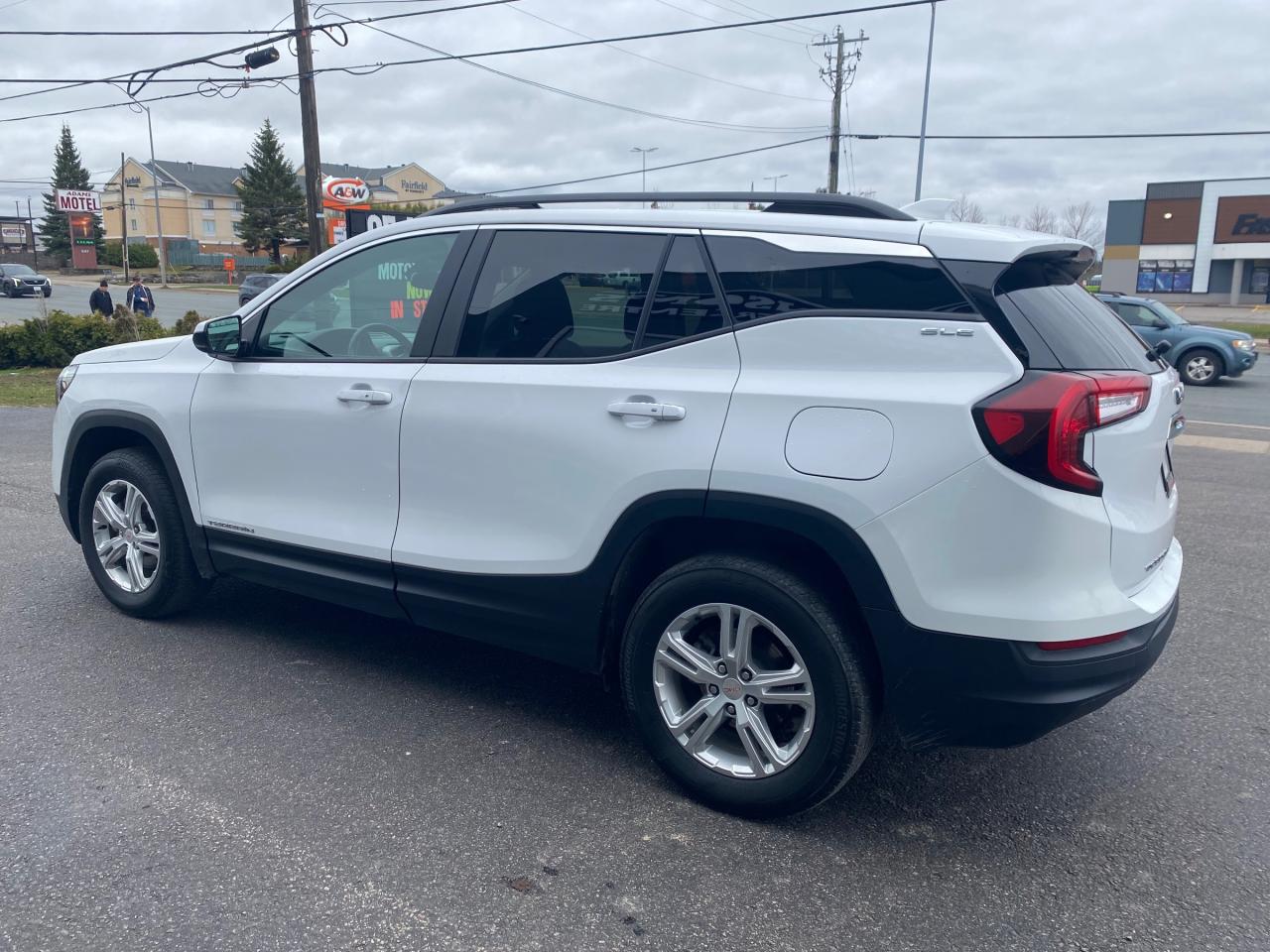 2024 GMC Terrain SLE 4dr All-Wheel Drive Photo