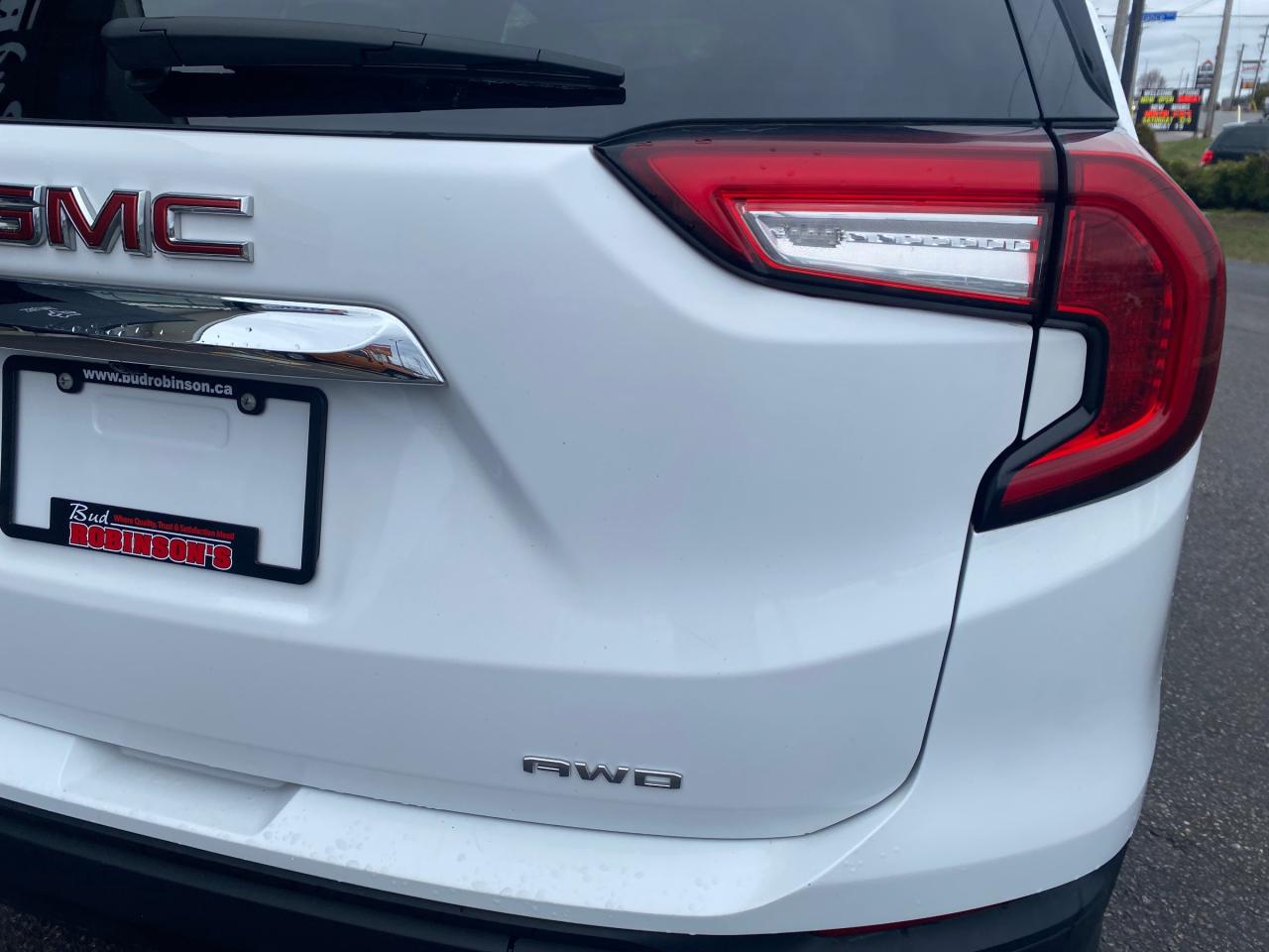 2024 GMC Terrain SLE 4dr All-Wheel Drive Photo