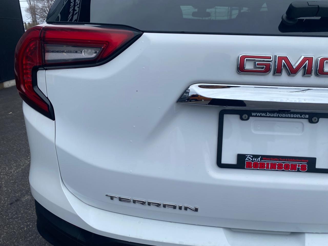 2024 GMC Terrain SLE 4dr All-Wheel Drive Photo