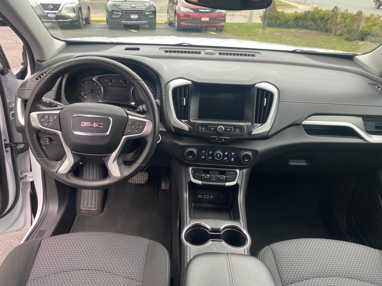 2024 GMC Terrain SLE 4dr All-Wheel Drive Photo