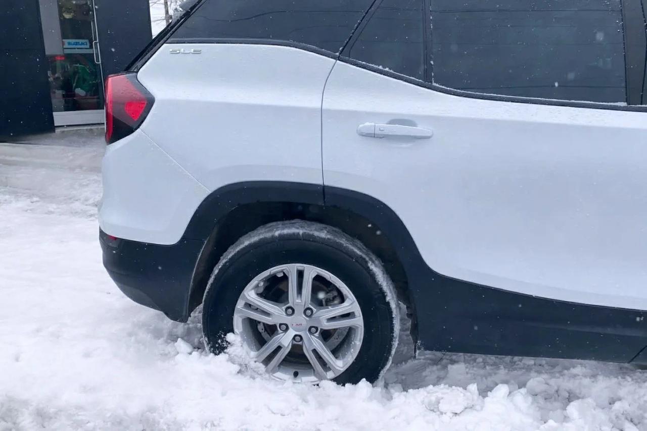 2024 GMC Terrain SLE 4dr All-Wheel Drive Photo