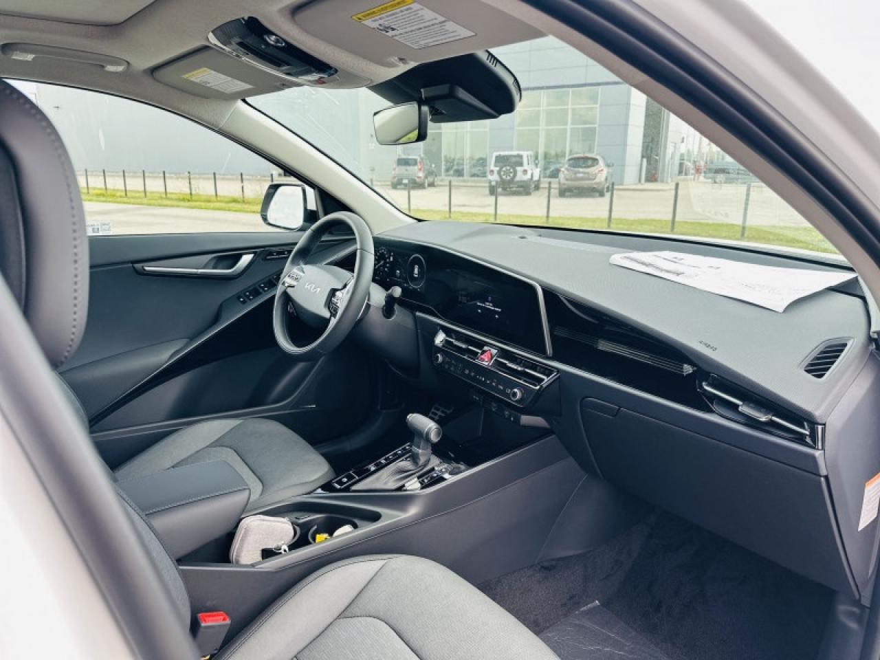 2026 Kia NIRO HEV SX Photo