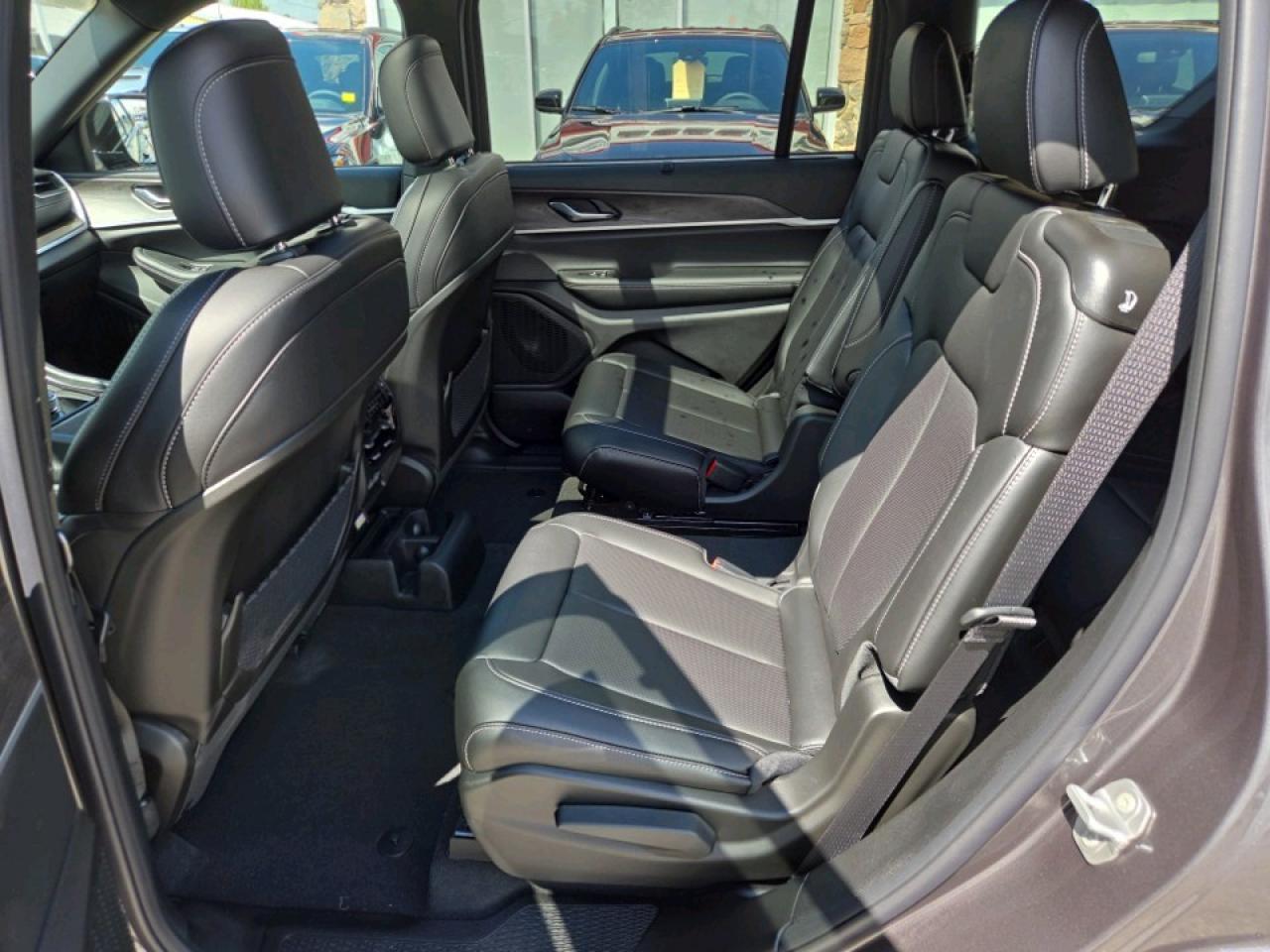 2025 Jeep Grand Cherokee L Limited 4dr 4x4 Photo