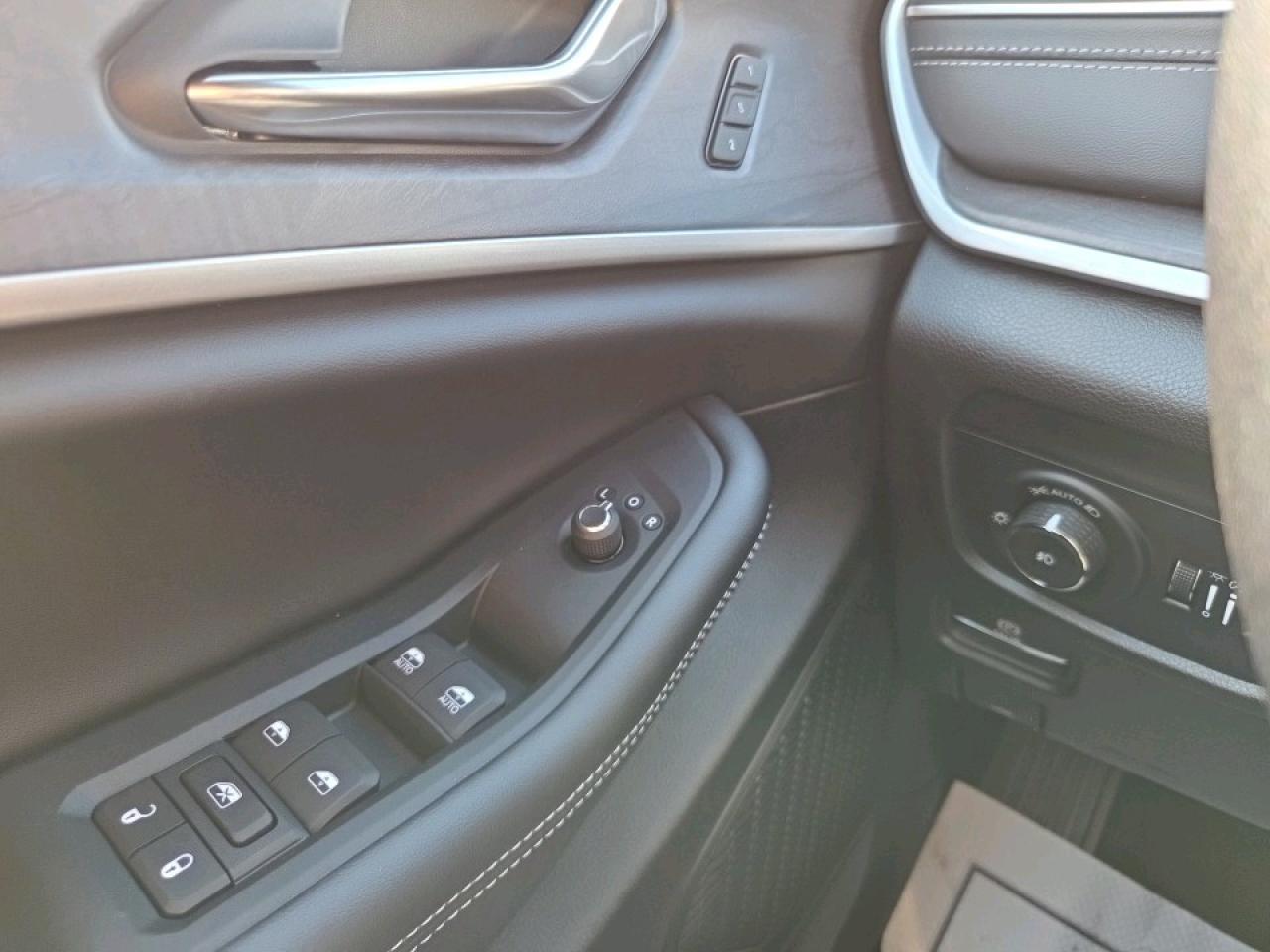 2025 Jeep Grand Cherokee L Limited 4dr 4x4 Photo