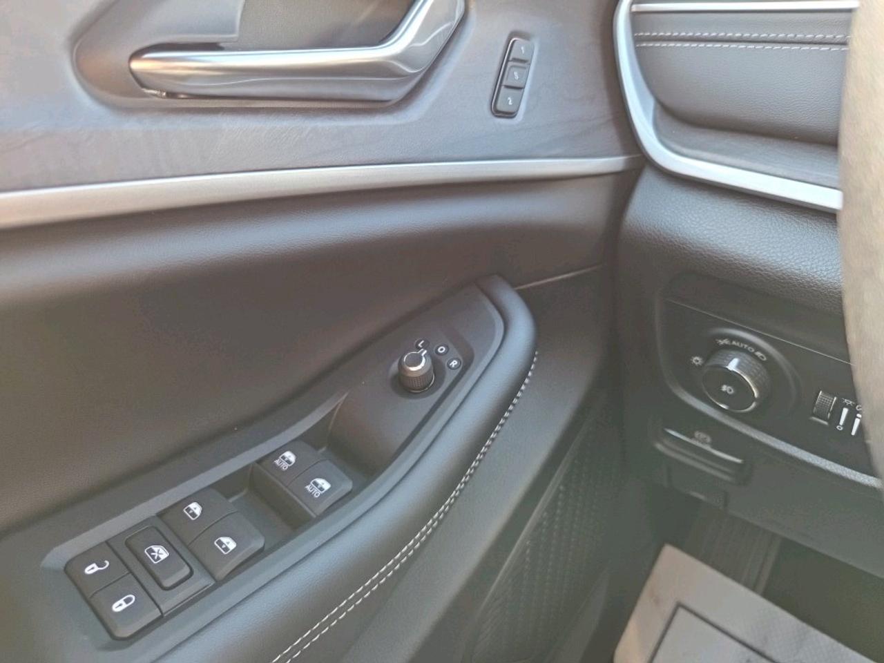 2025 Jeep Grand Cherokee L Limited 4dr 4x4 Photo