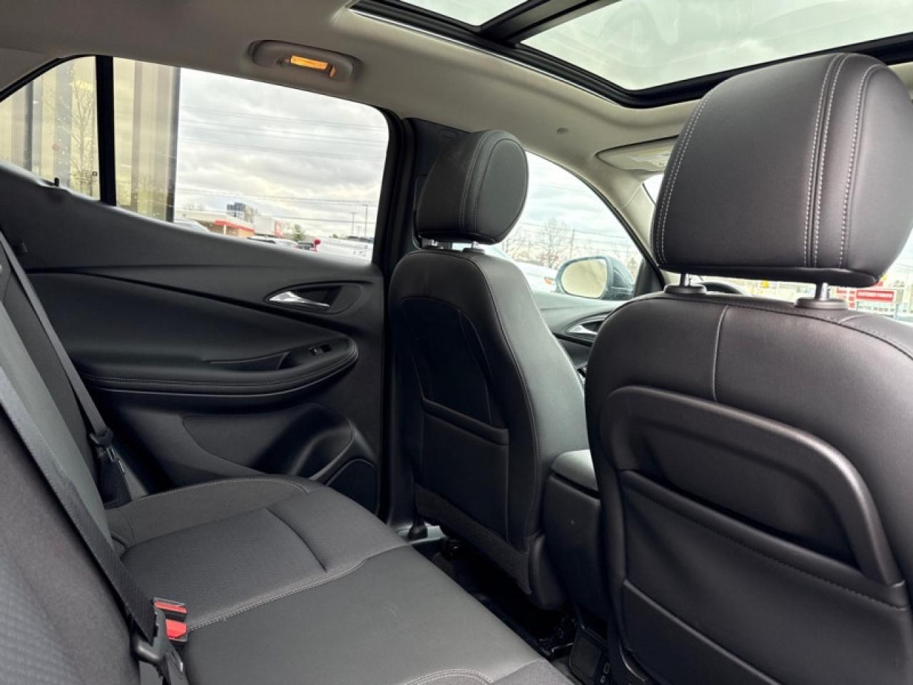 2022 Buick Encore GX SELECT Photo