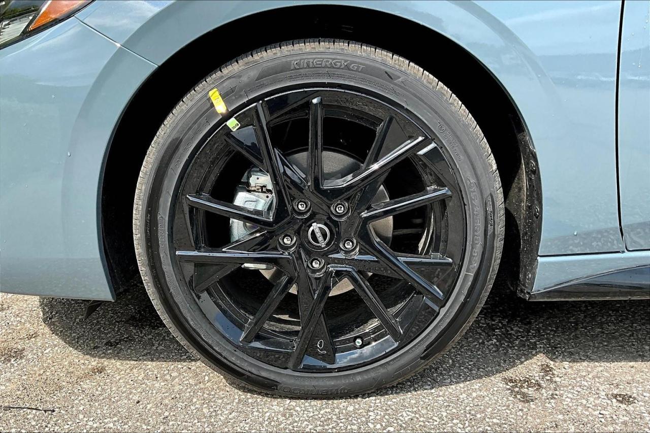 2025 Nissan Sentra SR 4dr Sedan Photo