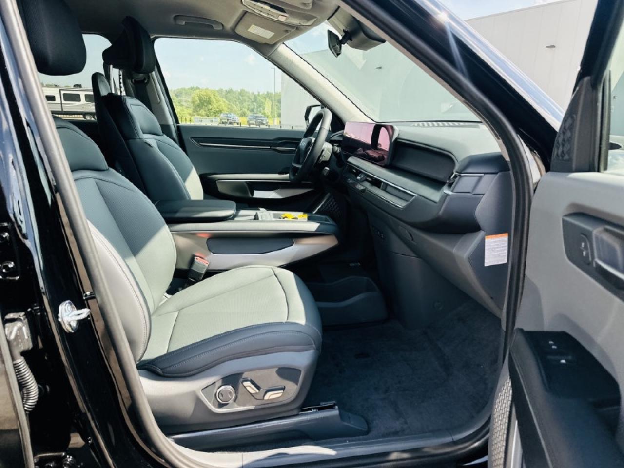 2026 Kia EV9 W/PREMIUM PACKAGE Photo