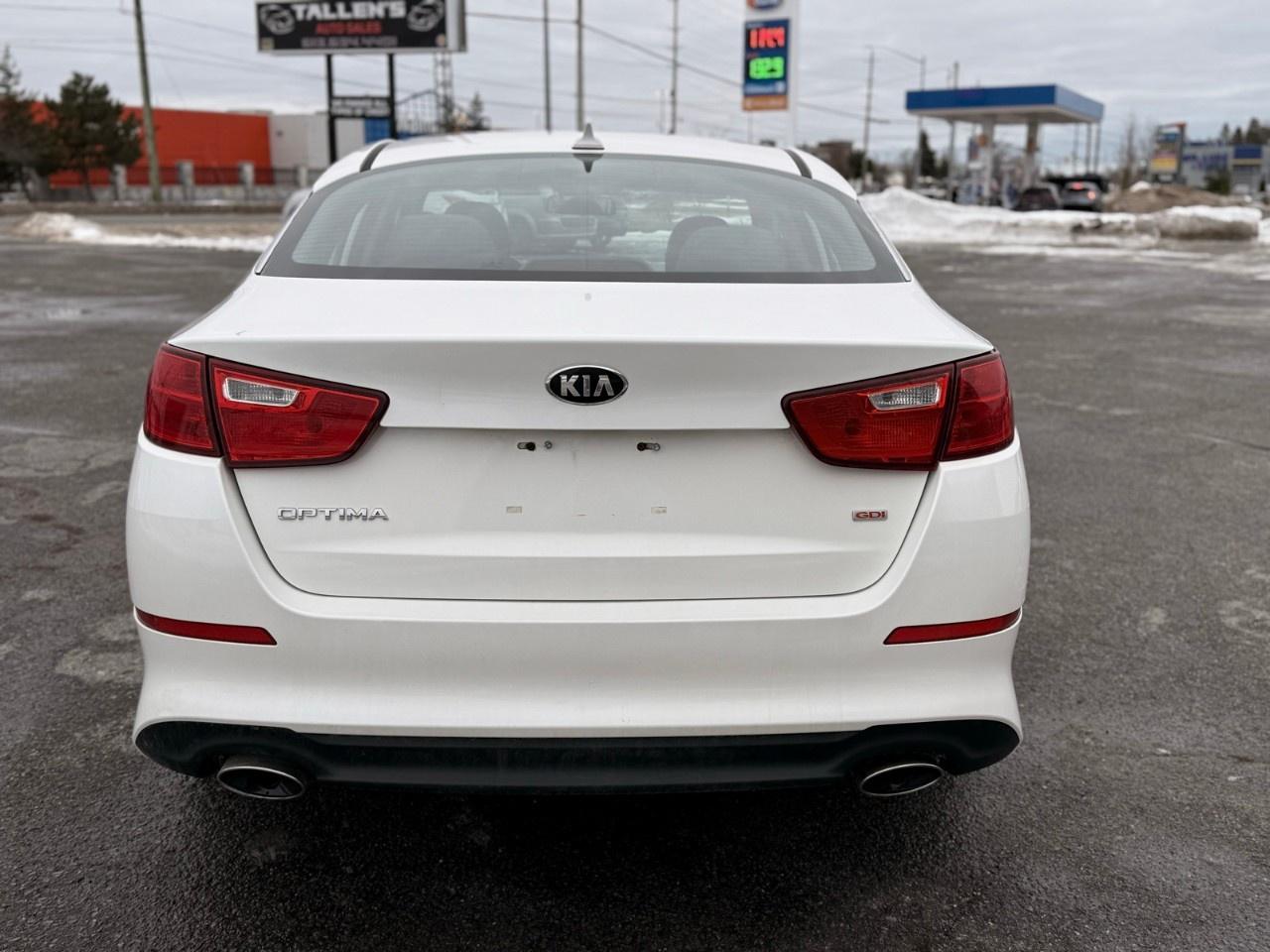 2015 Kia Optima 4dr Sdn Auto LX Photo3
