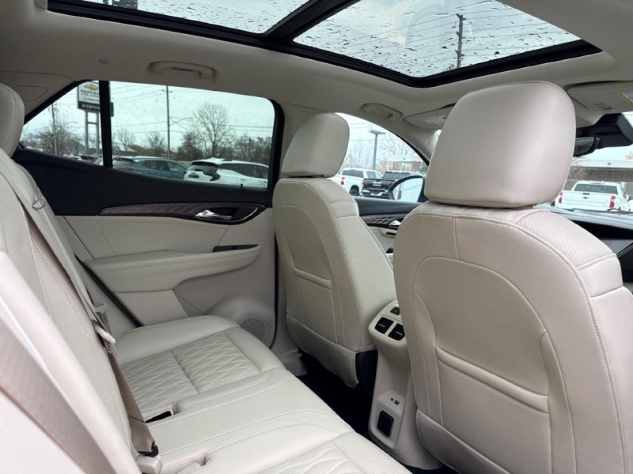 2022 Buick Envision Avenir Photo