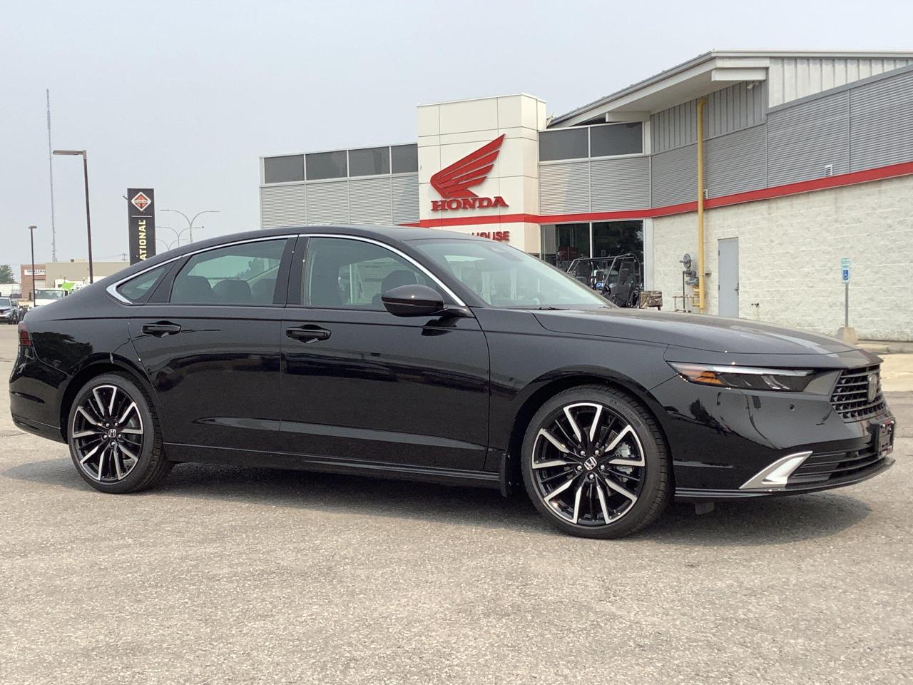 2025 Honda Accord Hybrid Touring 4dr Sedan Photo