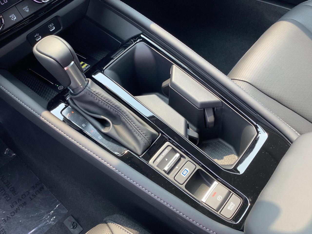 2025 Honda Accord Hybrid Touring 4dr Sedan Photo