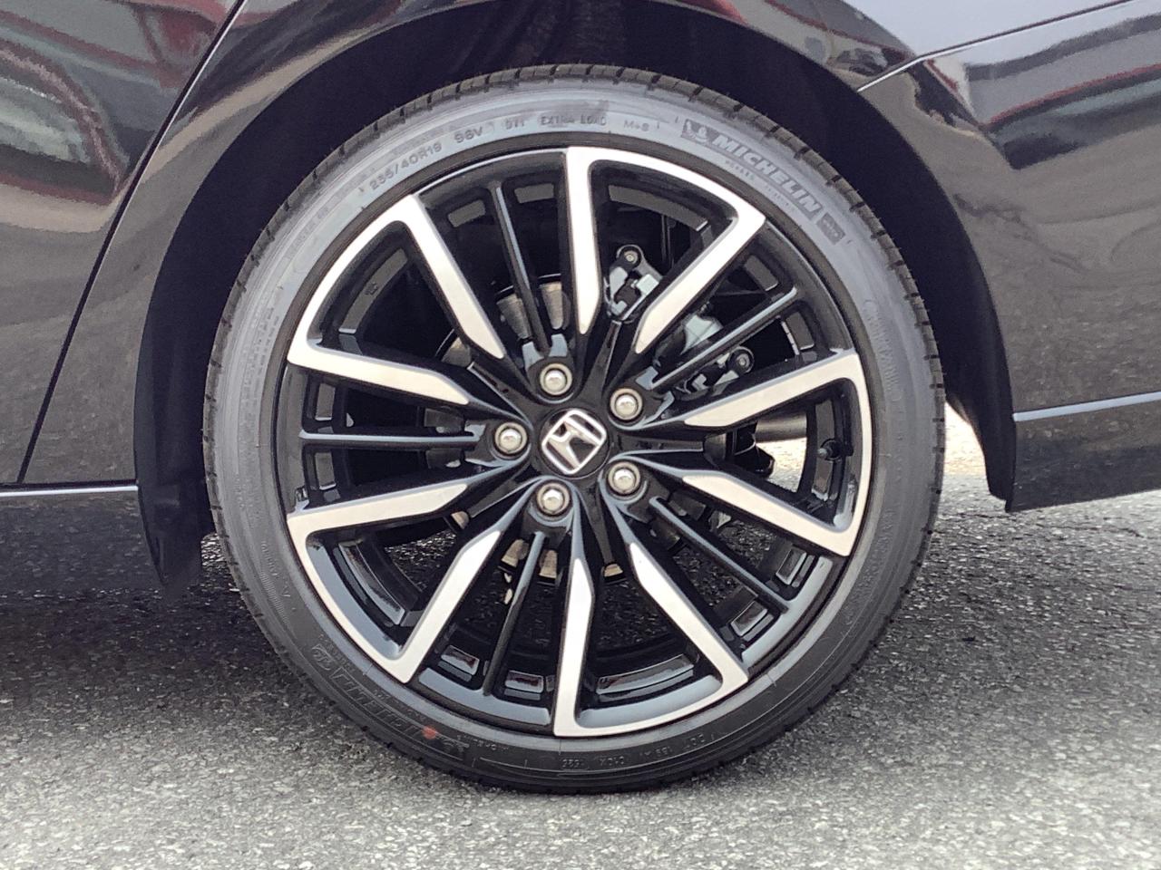 2025 Honda Accord Hybrid Touring 4dr Sedan Photo