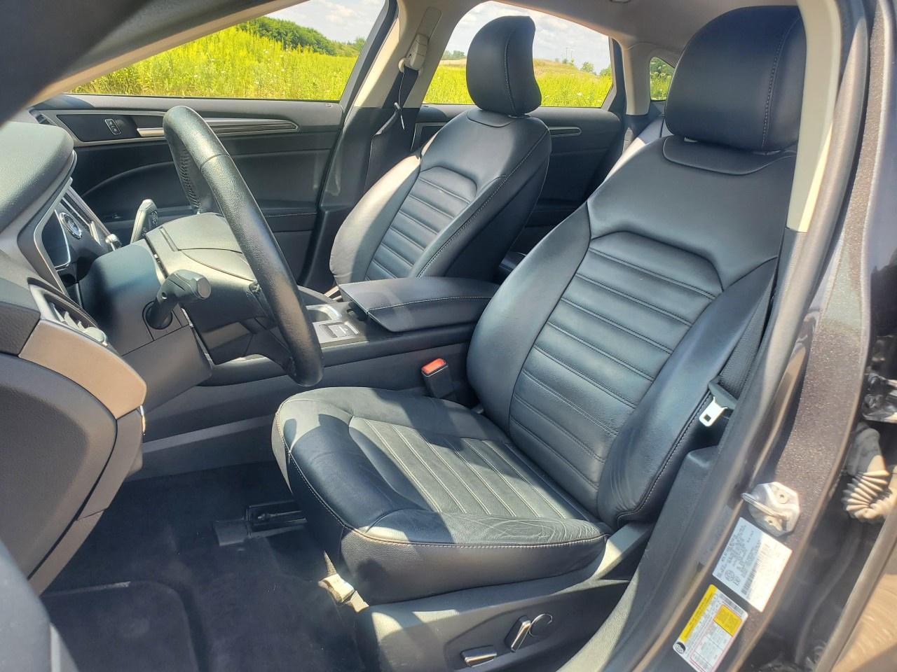 2018 Ford Fusion Energi SE FWD Photo4