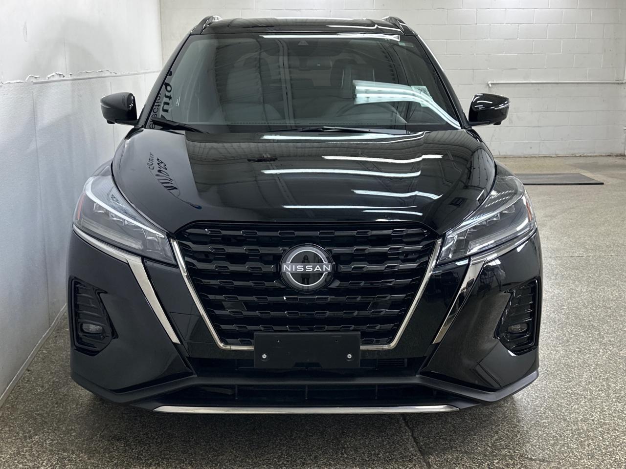 2023 Nissan Kicks SR 4dr Front-Wheel Drive Photo2