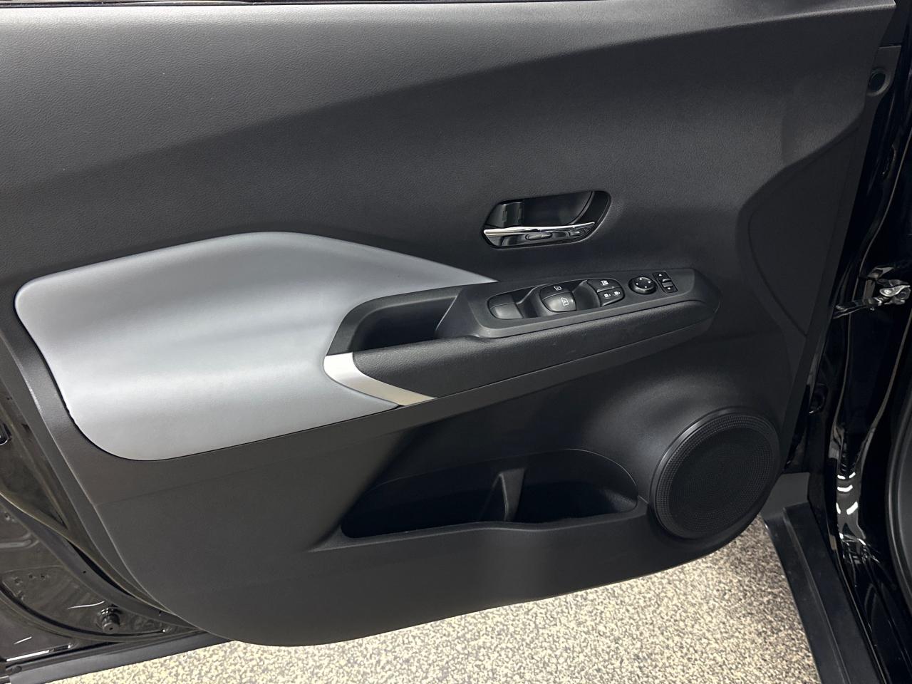 2023 Nissan Kicks SR 4dr Front-Wheel Drive Photo