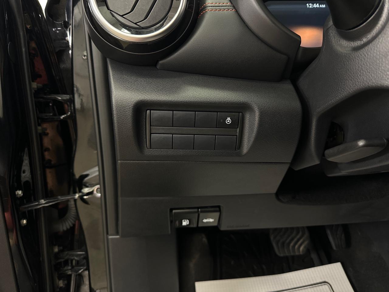 2023 Nissan Kicks SR 4dr Front-Wheel Drive Photo