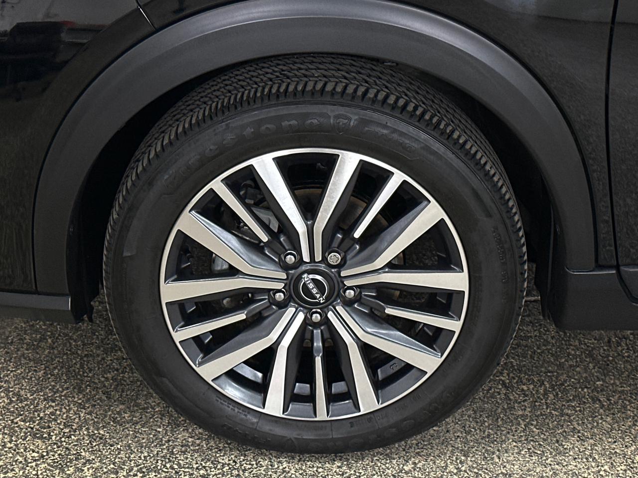 2023 Nissan Kicks SR 4dr Front-Wheel Drive Photo