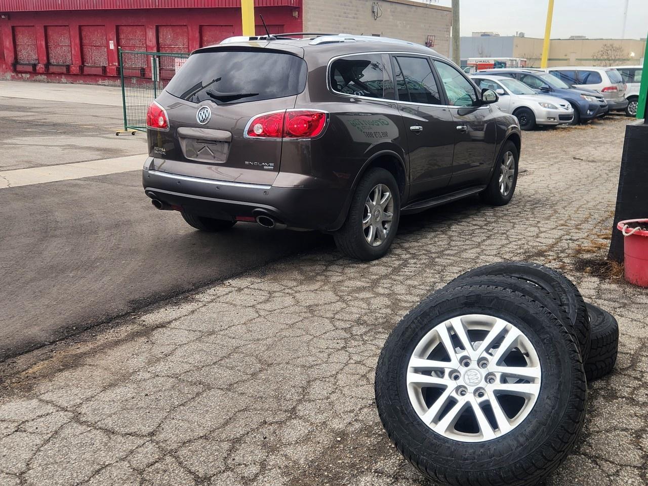 2009 Buick Enclave FWD 4dr CXL Photo
