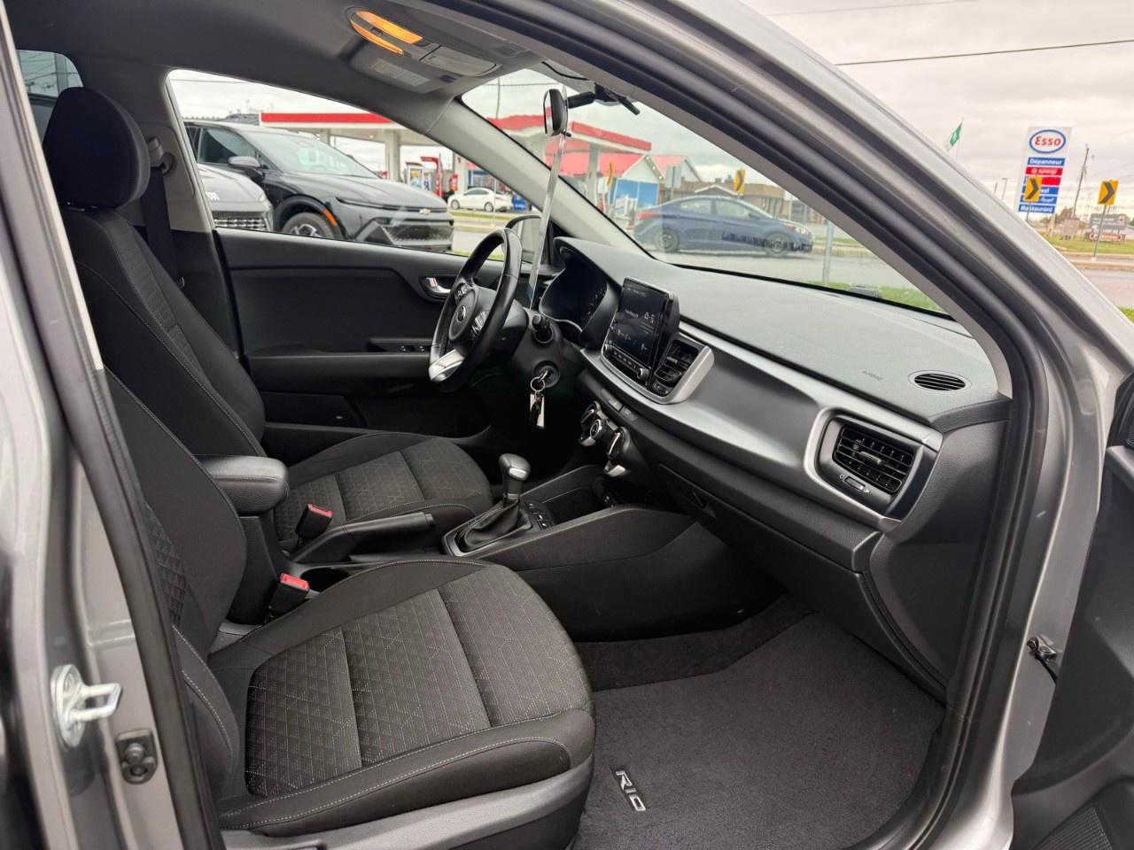 2021 Kia Rio 5-door  Photo