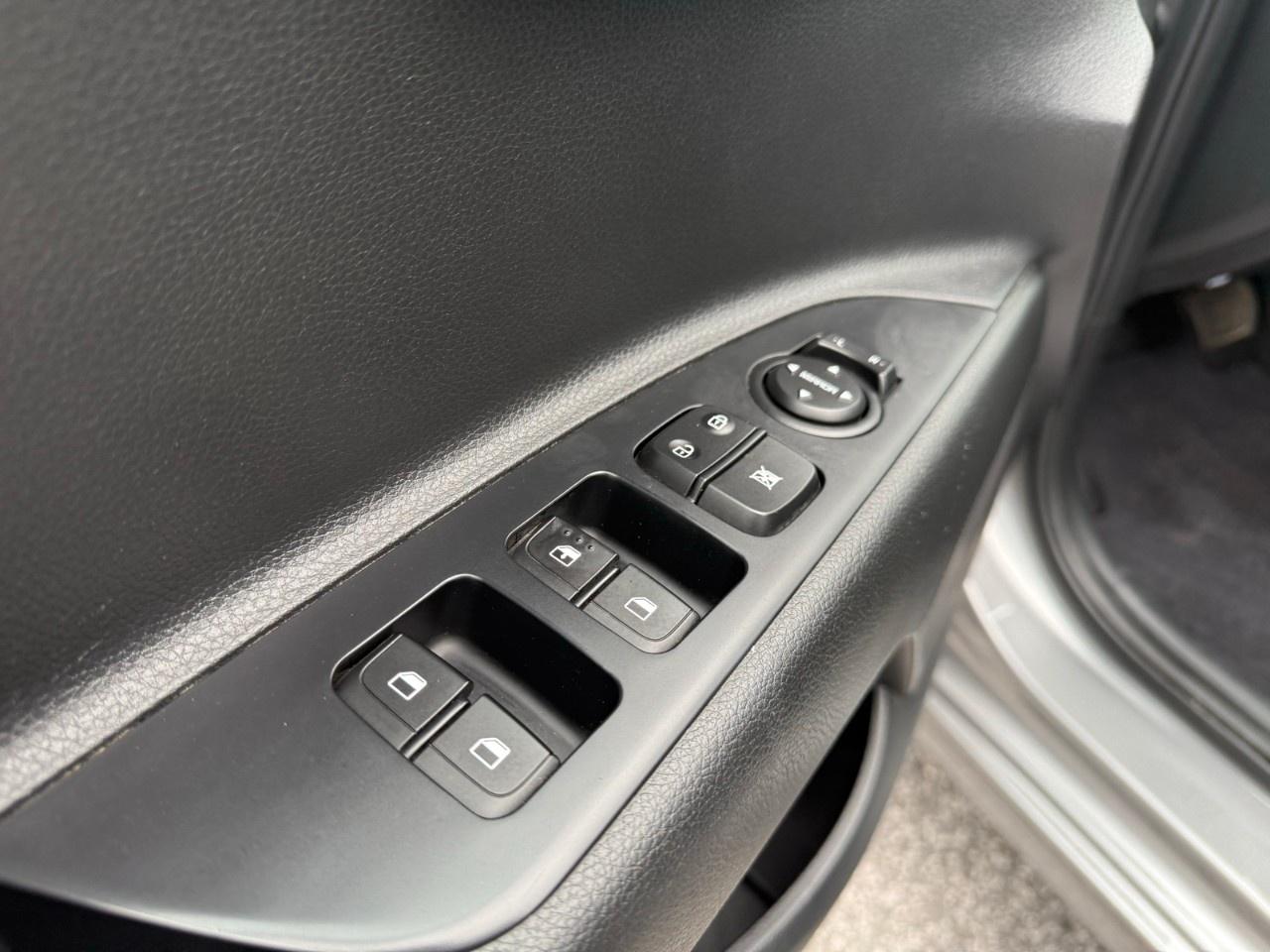 2021 Kia Rio 5-door  Photo