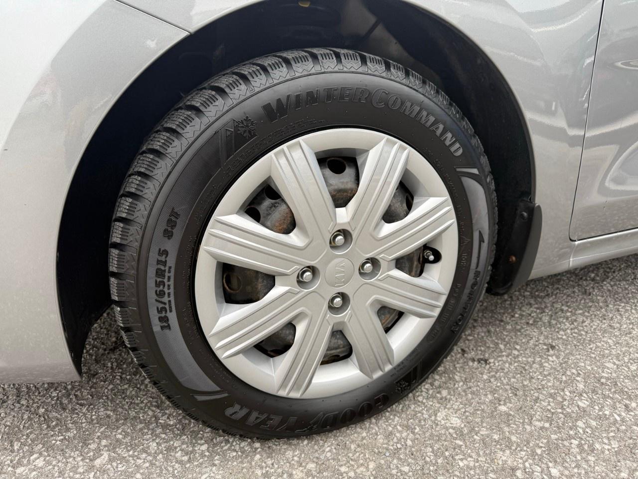 2021 Kia Rio 5-door  Photo