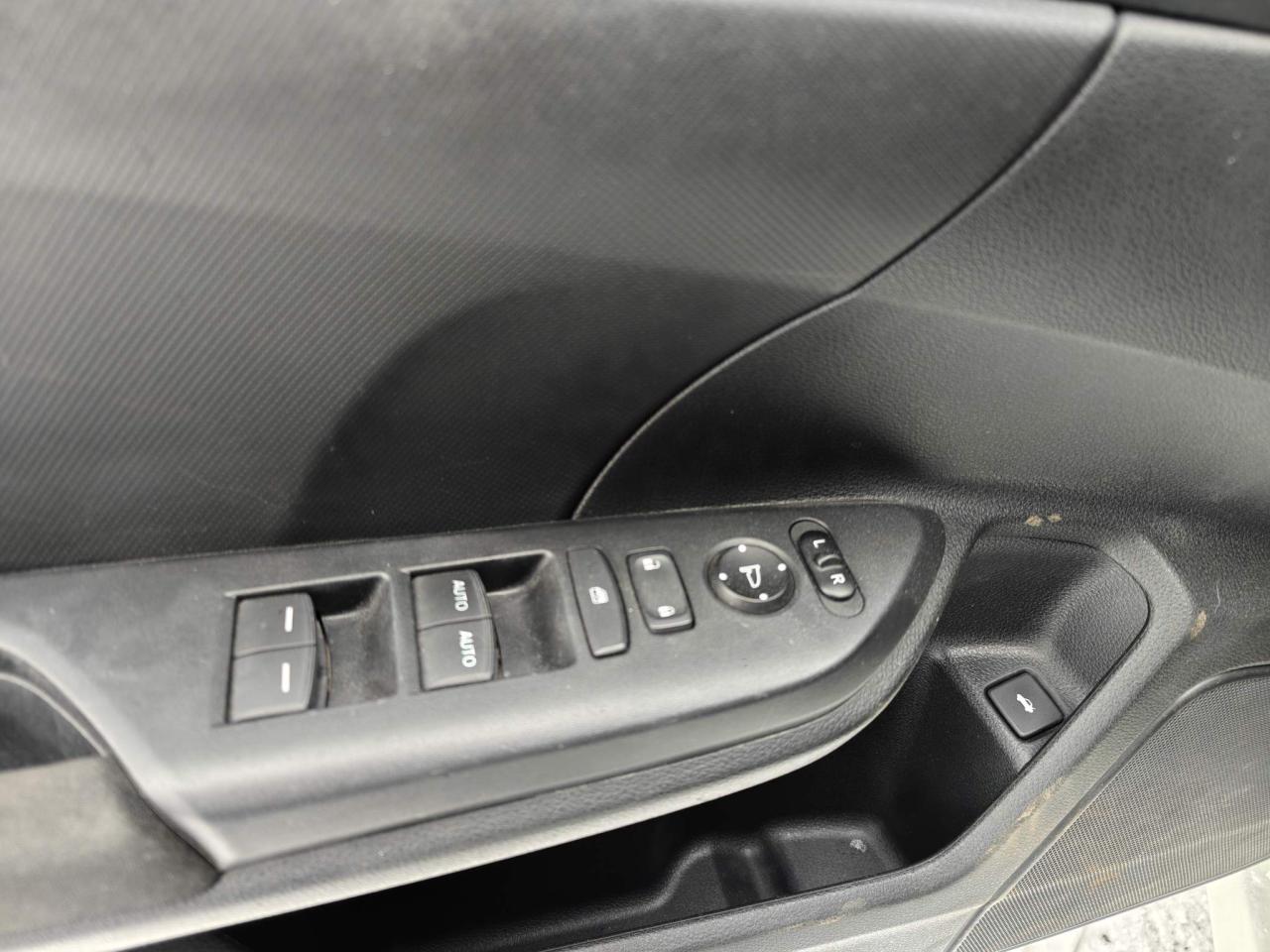 2017 Honda Civic LX (M6) 4dr Sedan Photo