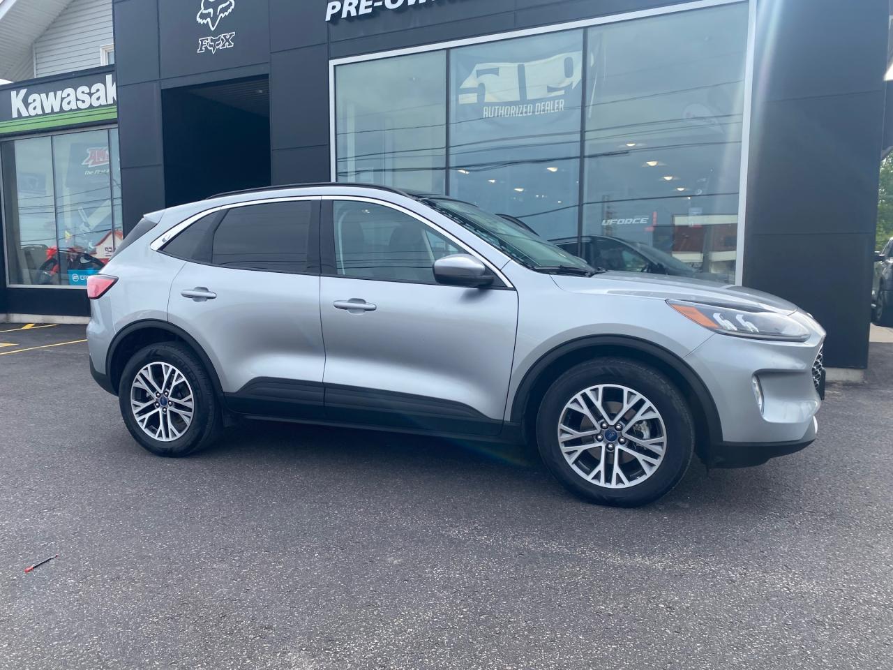 2022 Ford Escape SEL 4dr All-Wheel Drive Photo2