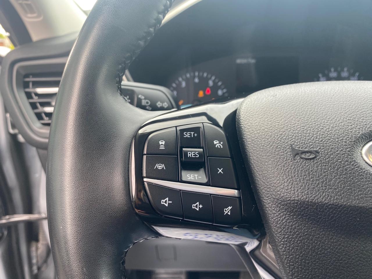 2022 Ford Escape SEL 4dr All-Wheel Drive Photo