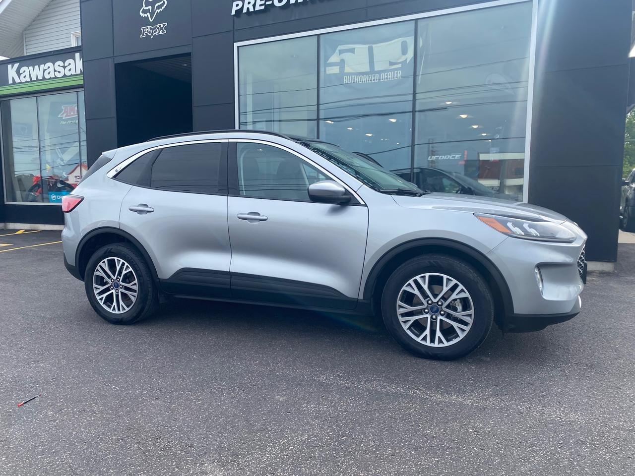 2022 Ford Escape SEL 4dr All-Wheel Drive Photo2