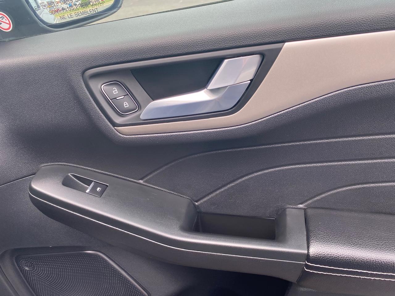 2022 Ford Escape SEL 4dr All-Wheel Drive Photo
