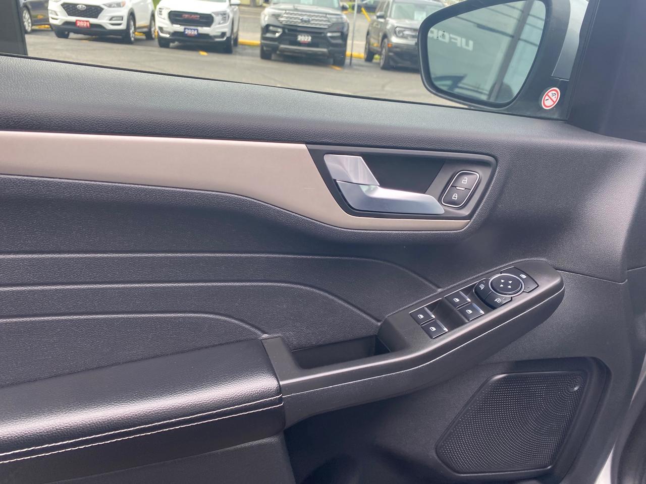 2022 Ford Escape SEL 4dr All-Wheel Drive Photo