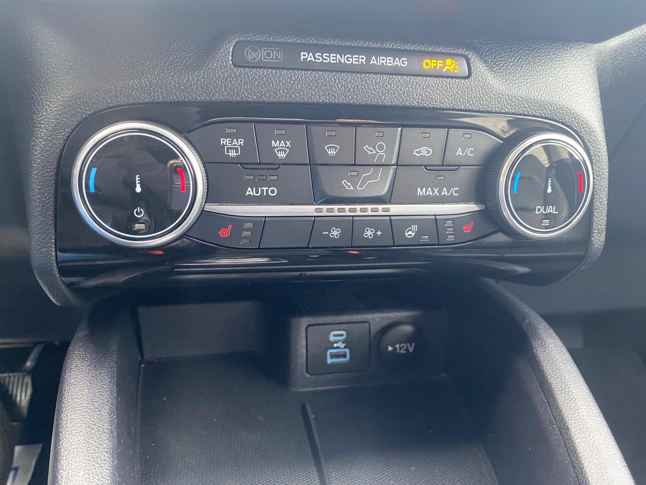 2022 Ford Escape SEL 4dr All-Wheel Drive Photo