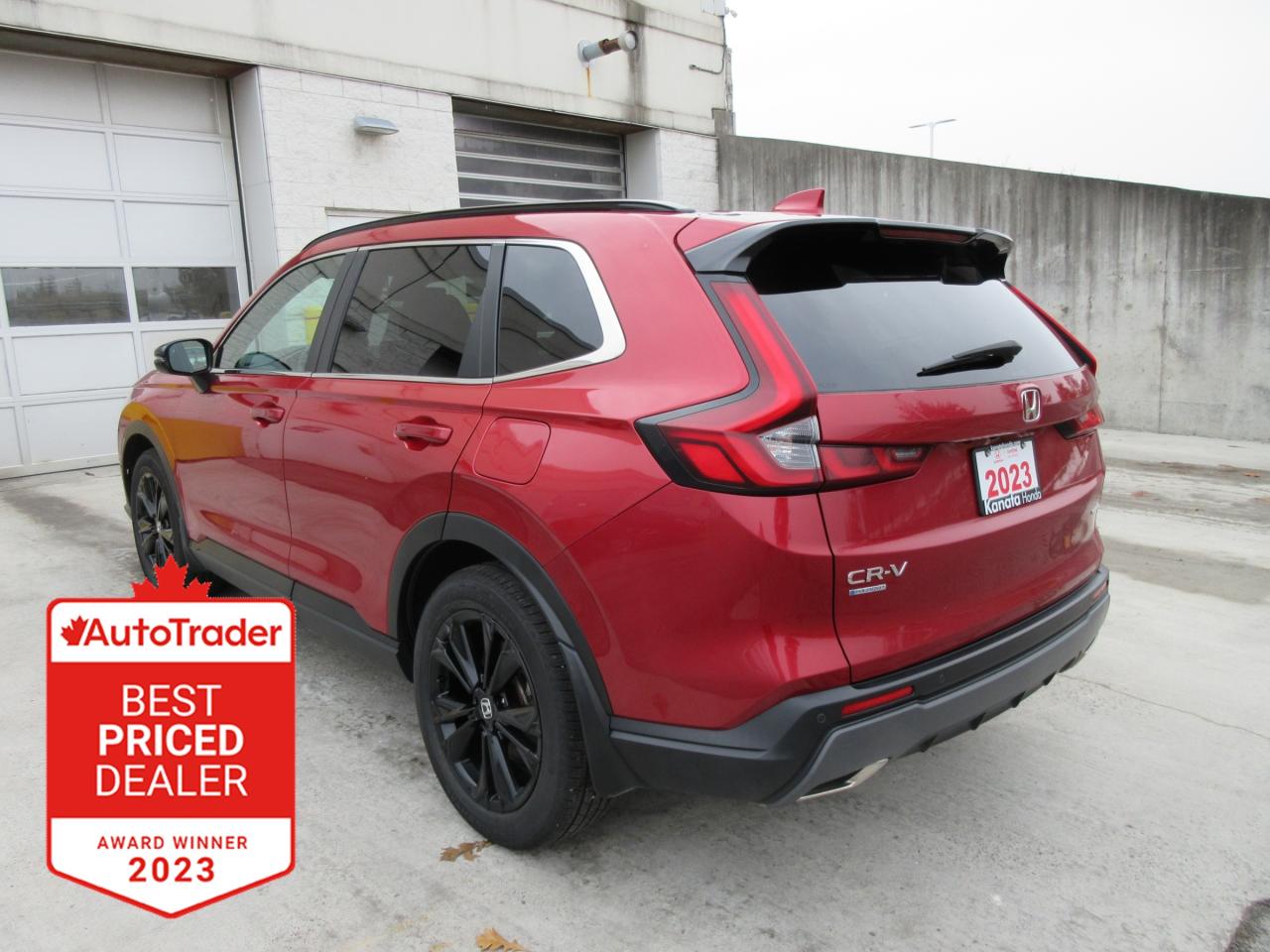 2023 Honda CR-V Hybrid Touring 4dr All-Wheel Drive Photo3