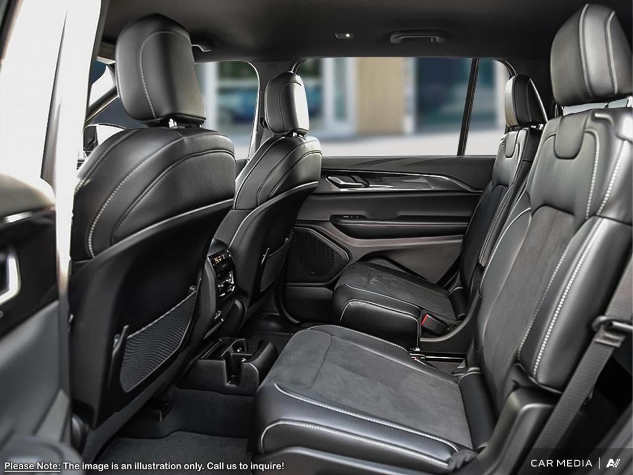 2025 Jeep Grand Cherokee L Laredo 4dr 4x4 Photo