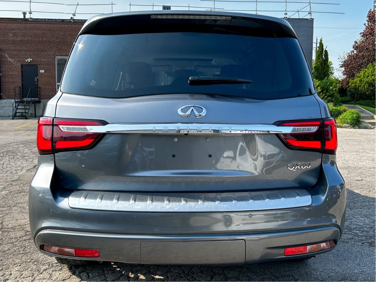 2018 Infiniti QX80 8-Passenger Photo