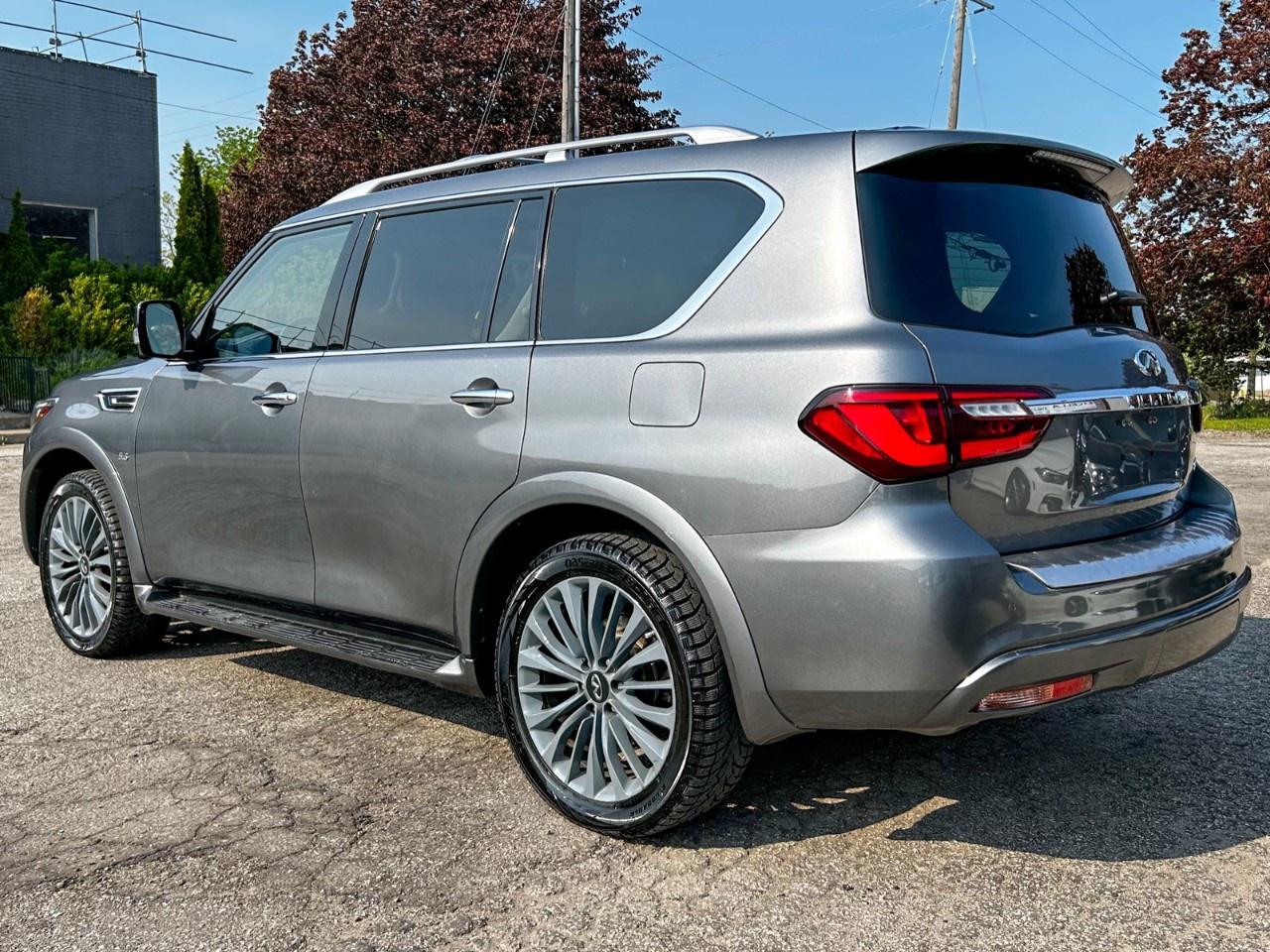 2018 Infiniti QX80 8 passenger / Rear TVs / No accident / 1 owner Photo