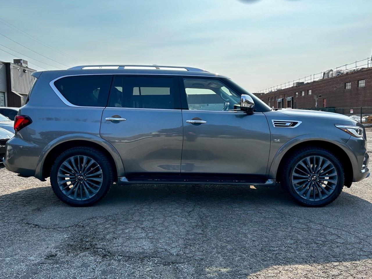 2018 Infiniti QX80 8-Passenger Photo