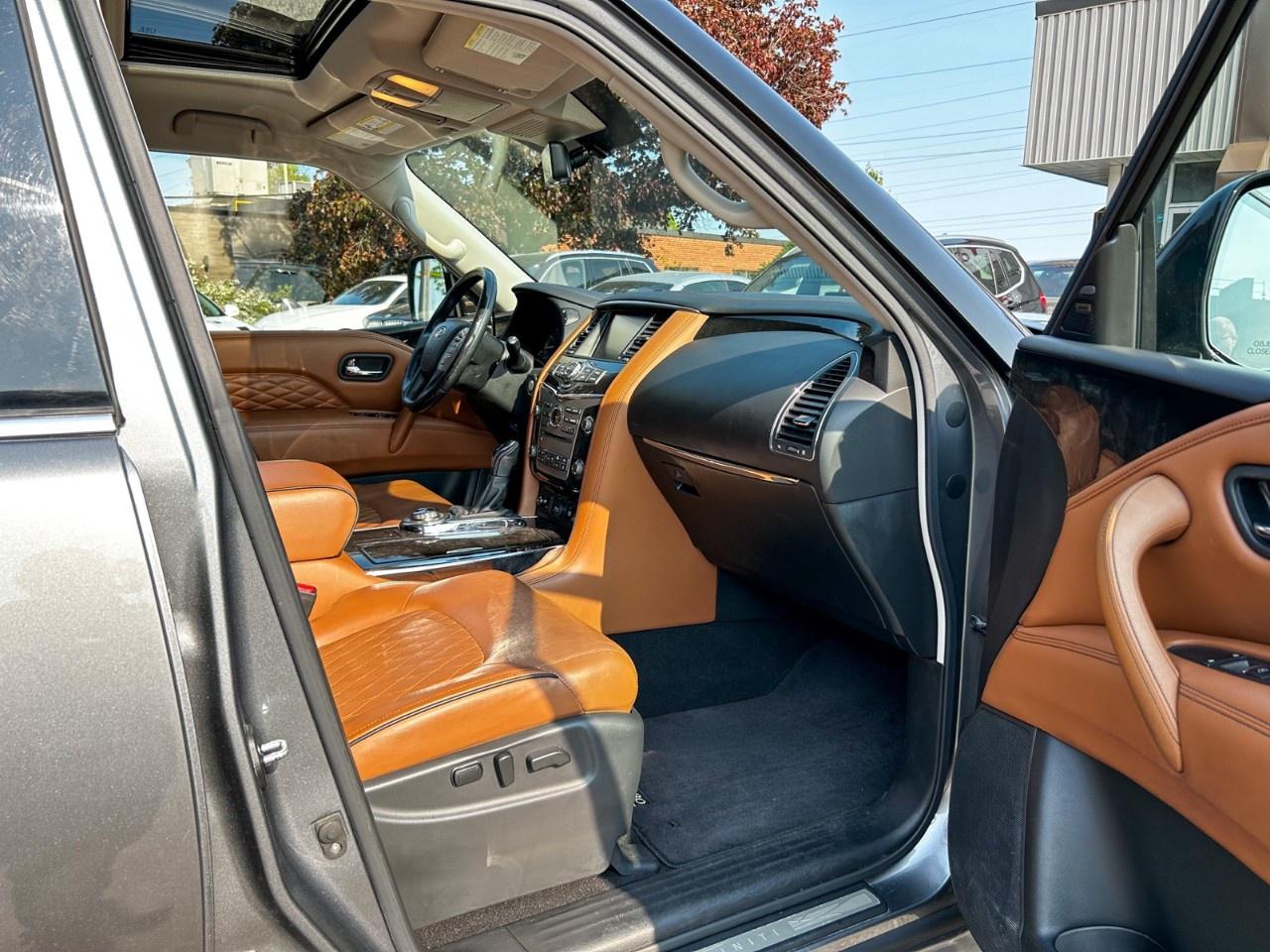 2018 Infiniti QX80 8-Passenger Photo