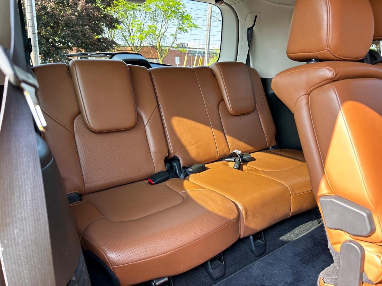 2018 Infiniti QX80 8 passenger / Rear TVs / No accident / 1 owner Photo