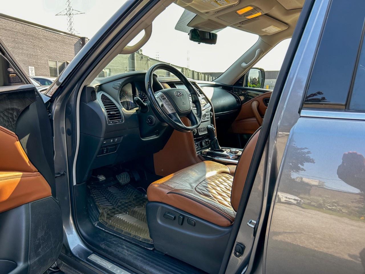 2018 Infiniti QX80 8 passenger / Rear TVs / No accident / 1 owner Photo