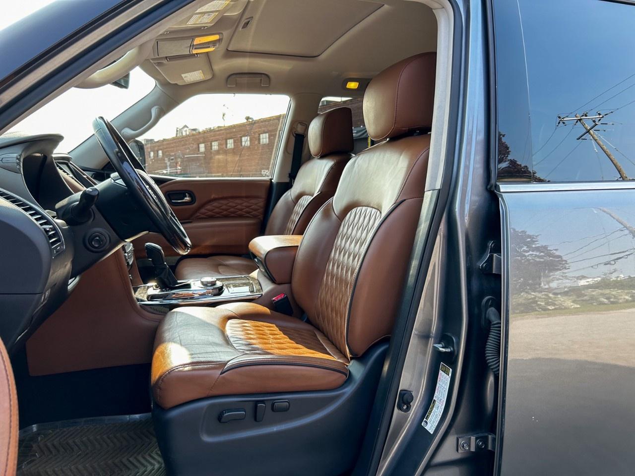 2018 Infiniti QX80 8 passenger / Rear TVs / No accident / 1 owner Photo