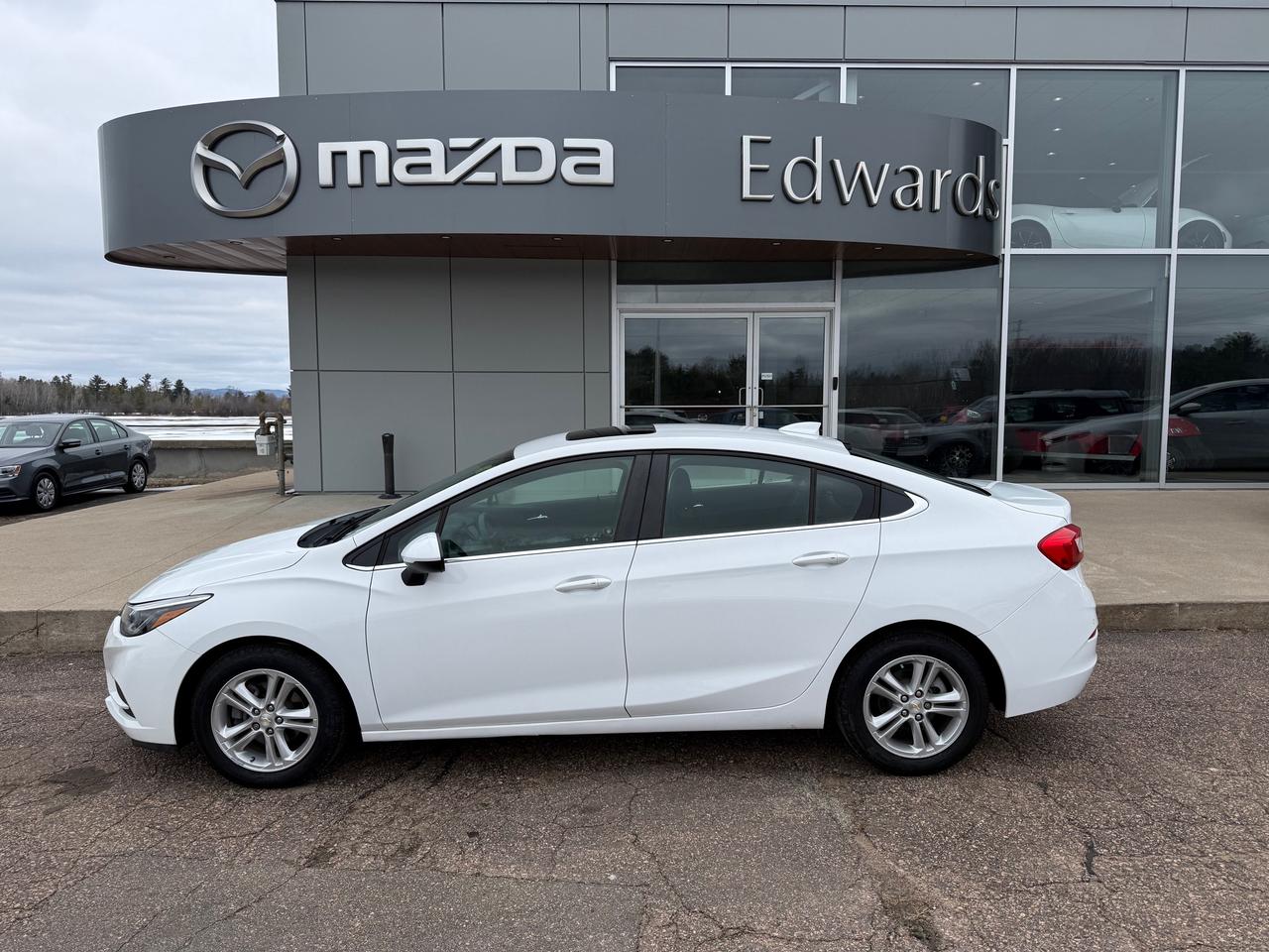 2016 Chevrolet Cruze LT Auto 4dr Sedan Photo0