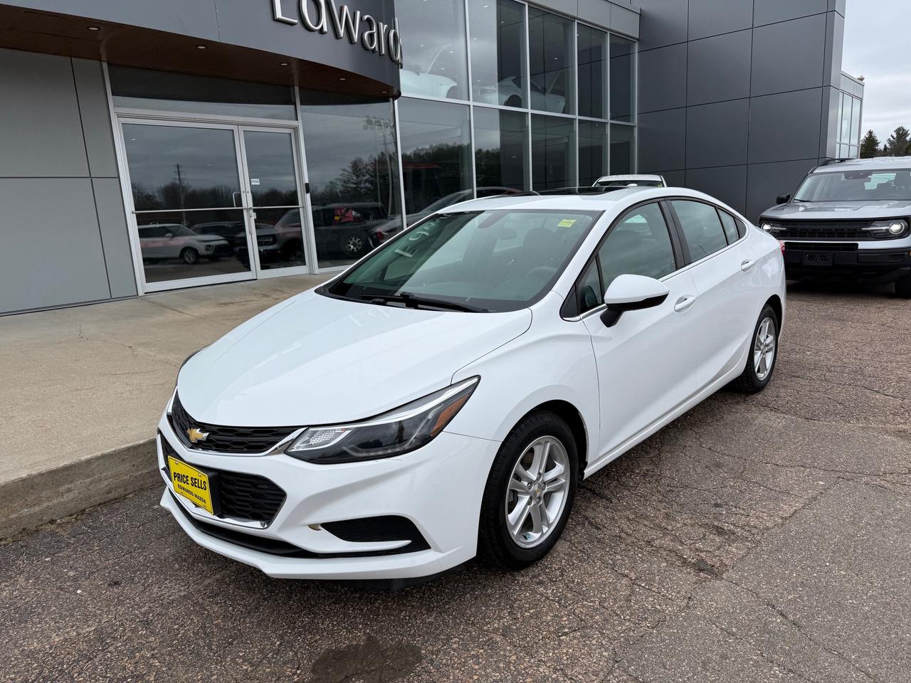 2016 Chevrolet Cruze LT Auto 4dr Sedan Photo